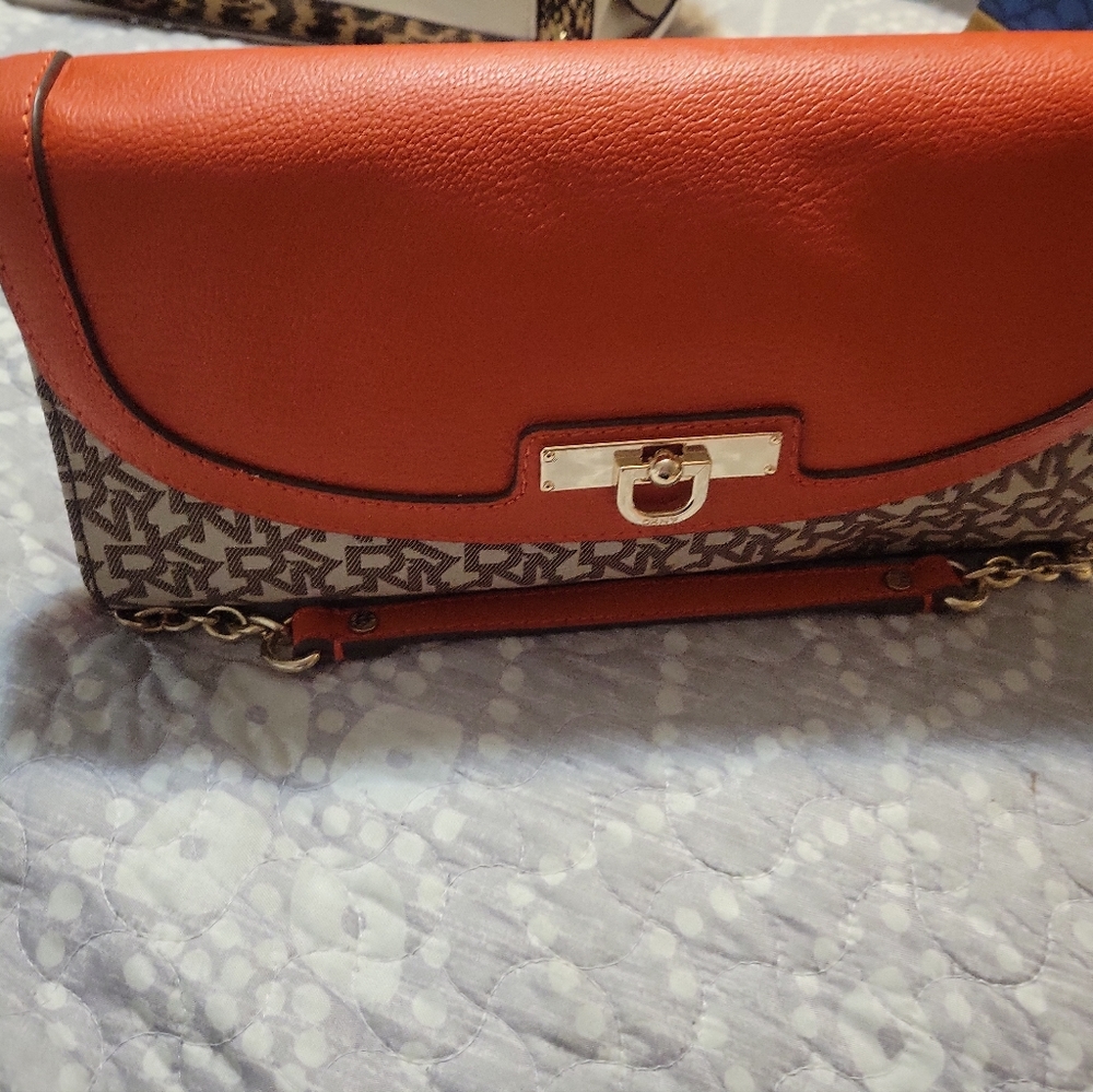 DKNY ENVELOP HANDBAG
